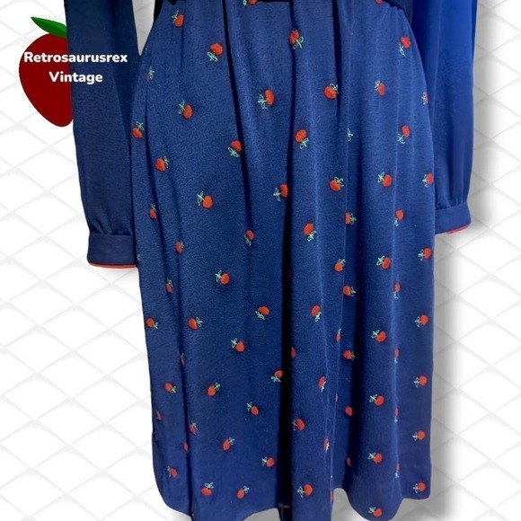 VINTAGE 70s Twee Apple Print Back to School Secretary Dress - Picture 4 of 11
